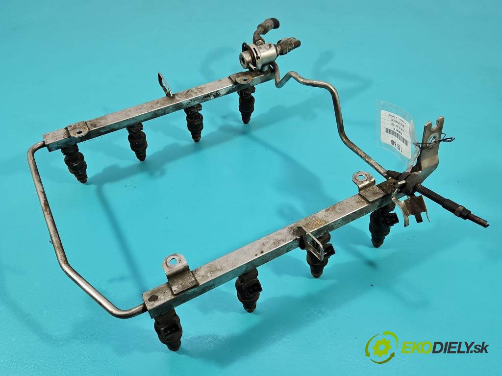 Audi A8 D2 1994-2002 4.2 V8 299KM automatic 220 kW 4172 cm3 4- vstrek 0280150441 (Vstrekovač paliva)