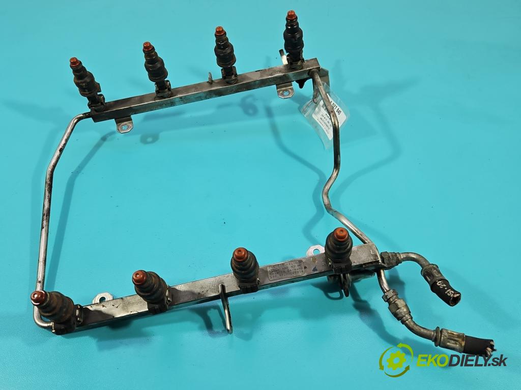 Audi A8 D2 1994-2002 4.2 V8 299KM automatic 220 kW 4172 cm3 4- vstrek 0280150441 (Vstrekovač paliva)