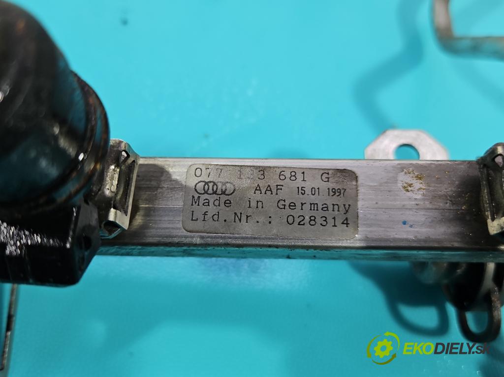 Audi A8 D2 1994-2002 4.2 V8 299KM automatic 220 kW 4172 cm3 4- vstrek 0280150441 (Vstrekovač paliva)