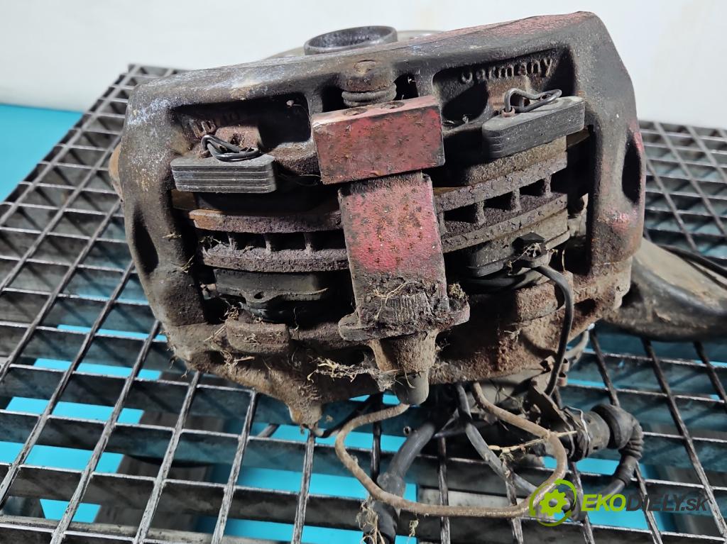 Audi A8 D2 1994-2002 4.2 V8 299KM automatic 220 kW 4172 cm3 4- brzdič predné ľavý  (Kľučka dverí ostatné)