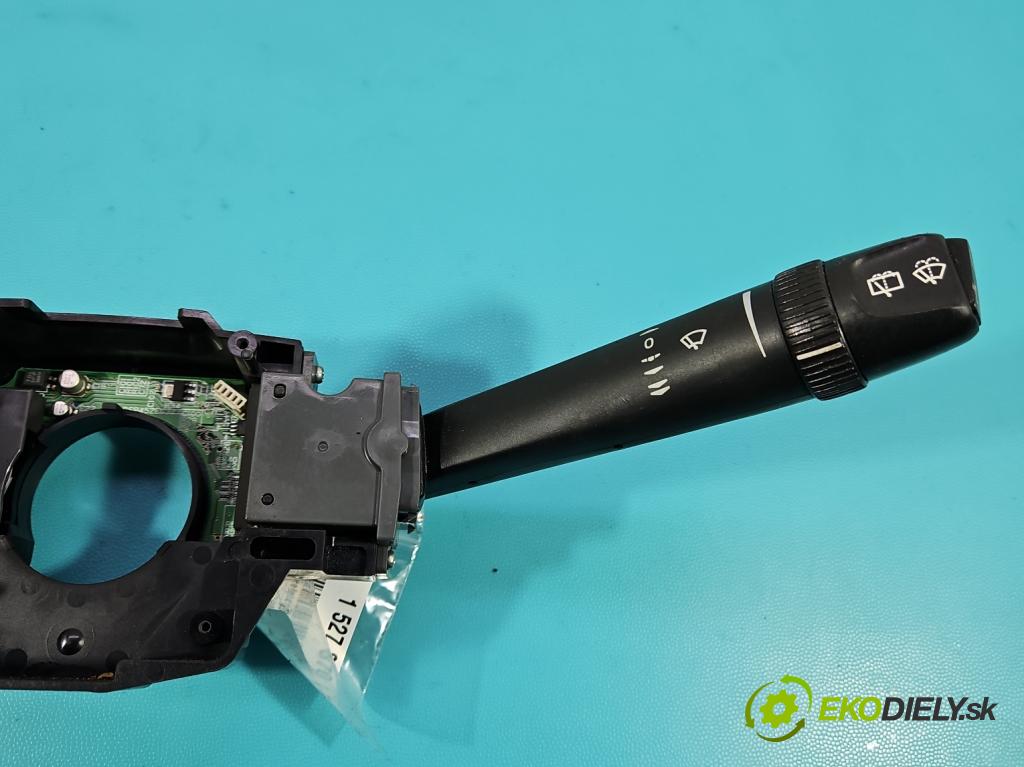 Volvo XC90 I 2002-2014 2.9 T6 272 HP automatic 200 kW 2922 cm3 5- prepínač komplex: 30658614 (Prepínacie páčky pod volantom)