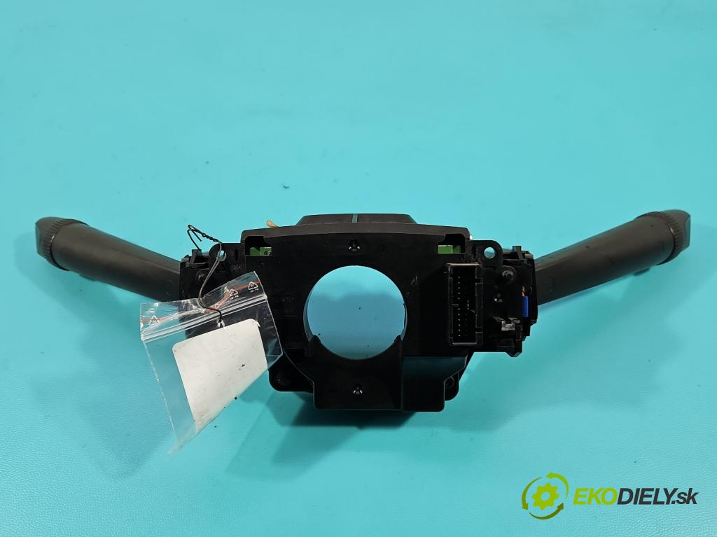 Volvo XC90 I 2002-2014 2.9 T6 272 HP automatic 200 kW 2922 cm3 5- prepínač komplex: 30658614 (Prepínacie páčky pod volantom)