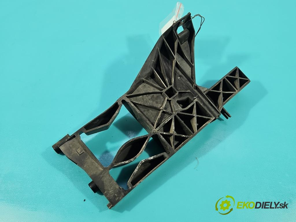 Audi A6 C7 2011-2018 3.0 TDI 204 hp automatic 150 kW 2967 cm3 5- Boty: nárazníku přední levý 4G0805607