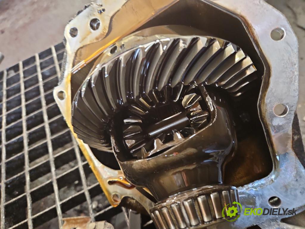 Volvo XC90 I 2002-2014 2.9 T6 272 HP automatic 200 kW 2922 cm3 5- Most: zadní: P8653553