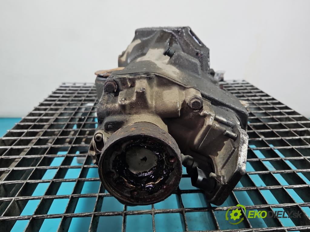 Volvo XC90 I 2002-2014 2.9 T6 272 HP automatic 200 kW 2922 cm3 5- Most: zadní: P8653553