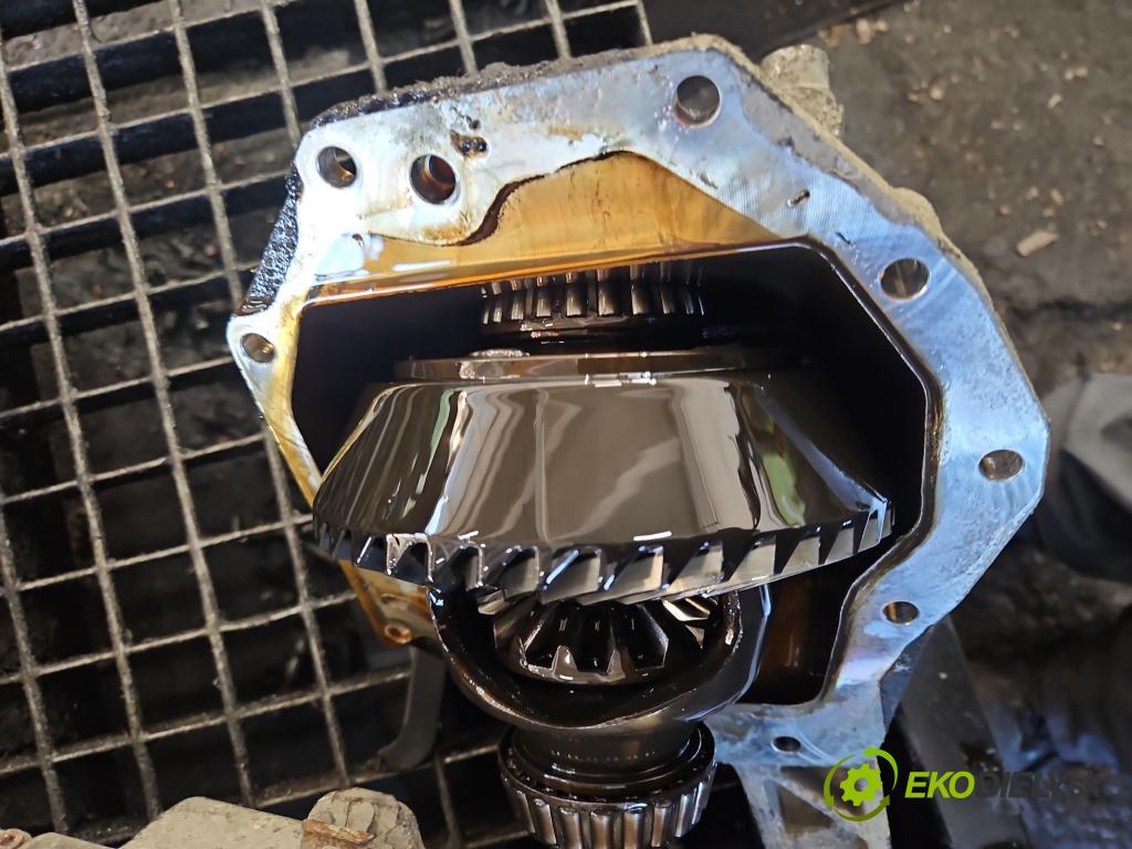 Volvo XC90 I 2002-2014 2.9 T6 272 HP automatic 200 kW 2922 cm3 5- Most: zadní: P8653553