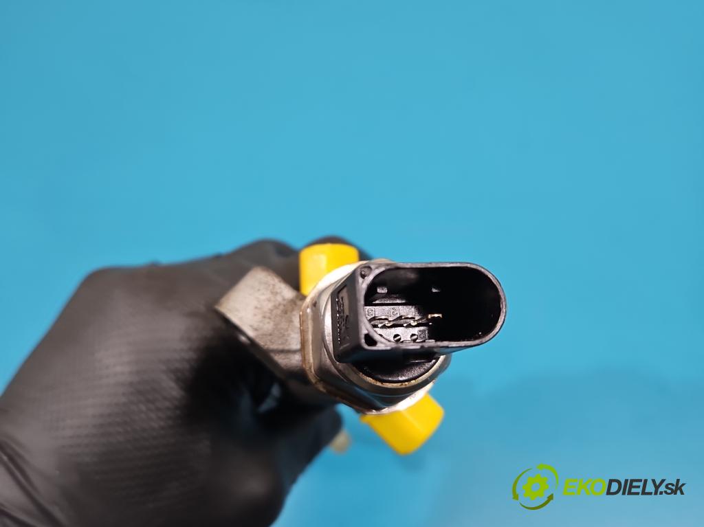 Skoda Octavia III 2013- 1.6 TDI 110 HP manual 81 kW 1598 cm3 5- lišta vstrekovacia 04L130089F (Vstrekovacia lišta)