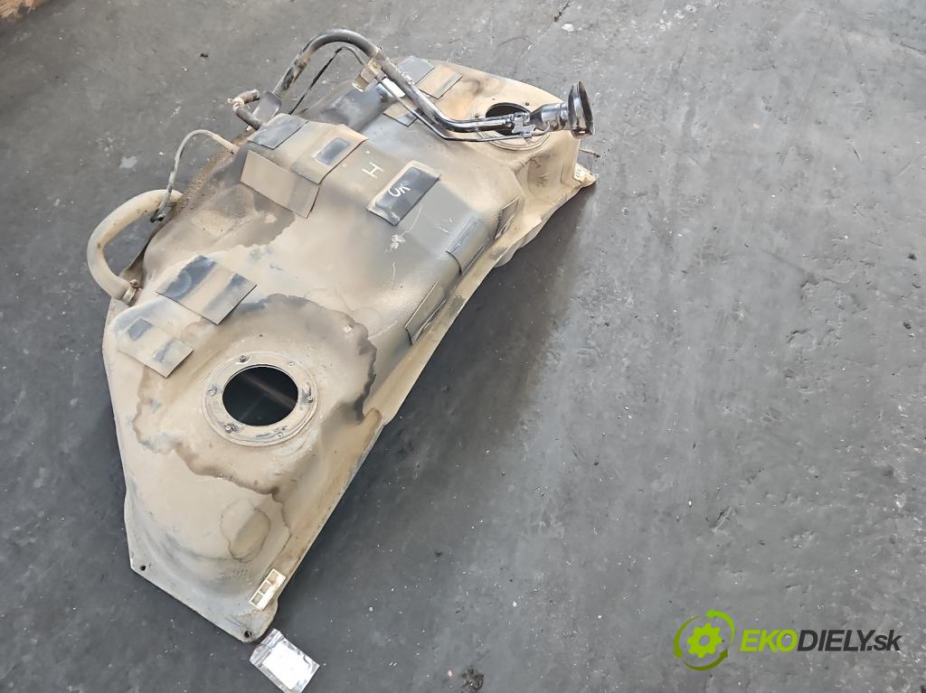 Infiniti QX50 2013-2015 3.7 V6 320KM automatic 235 kW 3696 cm3 5- Nádrž: palivo  (Palivová nádrž)