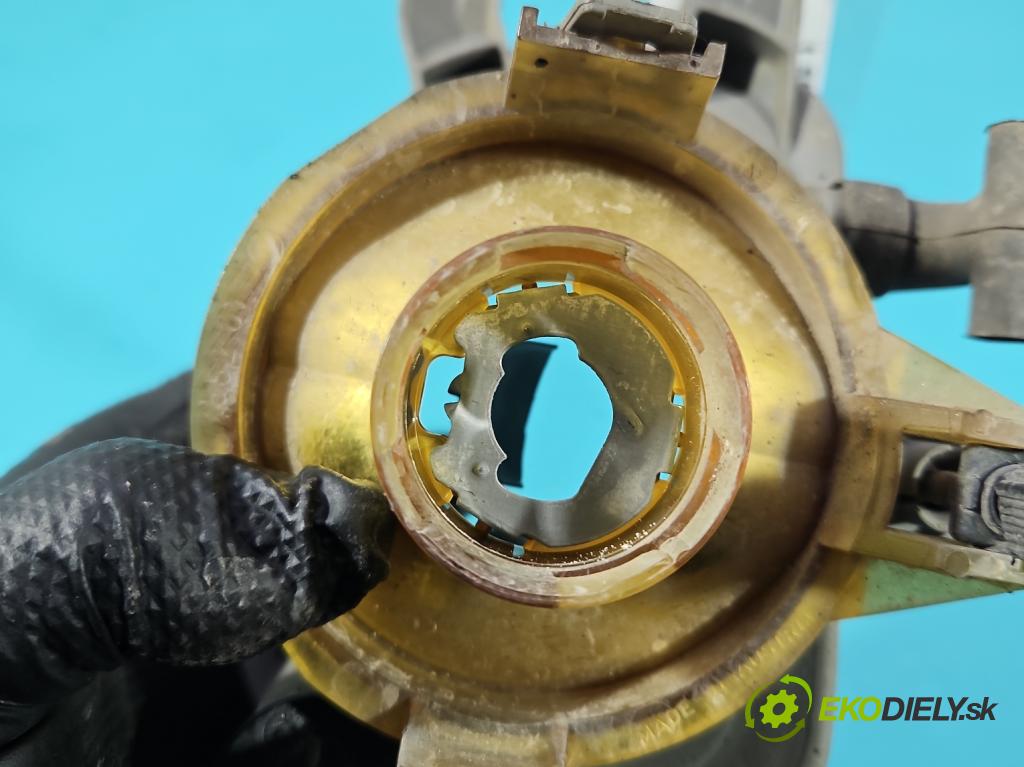 Volvo XC90 I 2002-2014 2.9 T6 272 HP automatic 200 kW 2922 cm3 5- Halogen ľavý 8693795 (Kľučka dverí ostatné)