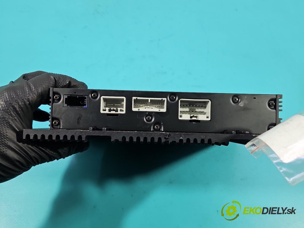 Volvo XC90 I 2002-2014 2.9 T6 272 HP automatic 200 kW 2922 cm3 5- Zesilovač: 30657755 (Zosilňovač)