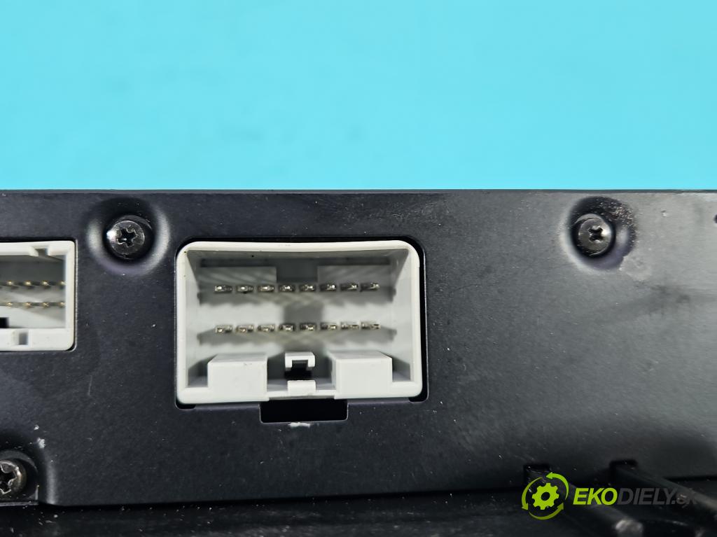 Volvo XC90 I 2002-2014 2.9 T6 272 HP automatic 200 kW 2922 cm3 5- Zesilovač: 30657755 (Zosilňovač)