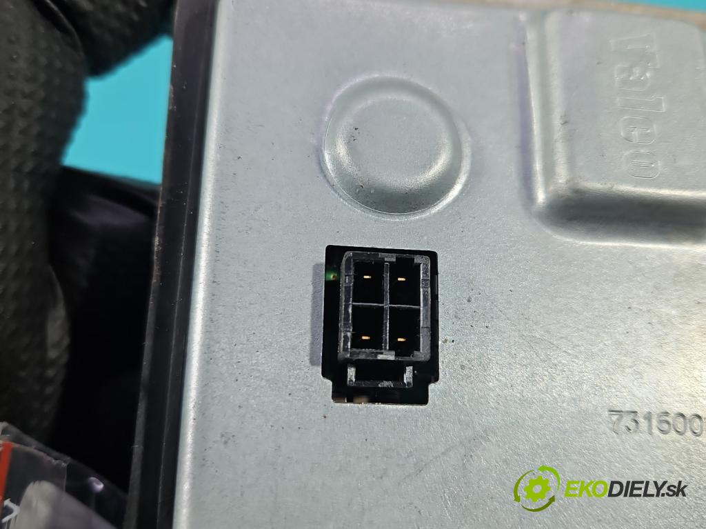 Volvo XC90 I 2002-2014 2.9 T6 272 HP automatic 200 kW 2922 cm3 5- střídač: xenon 73160087J (Riadiaca jednotka xenónu)