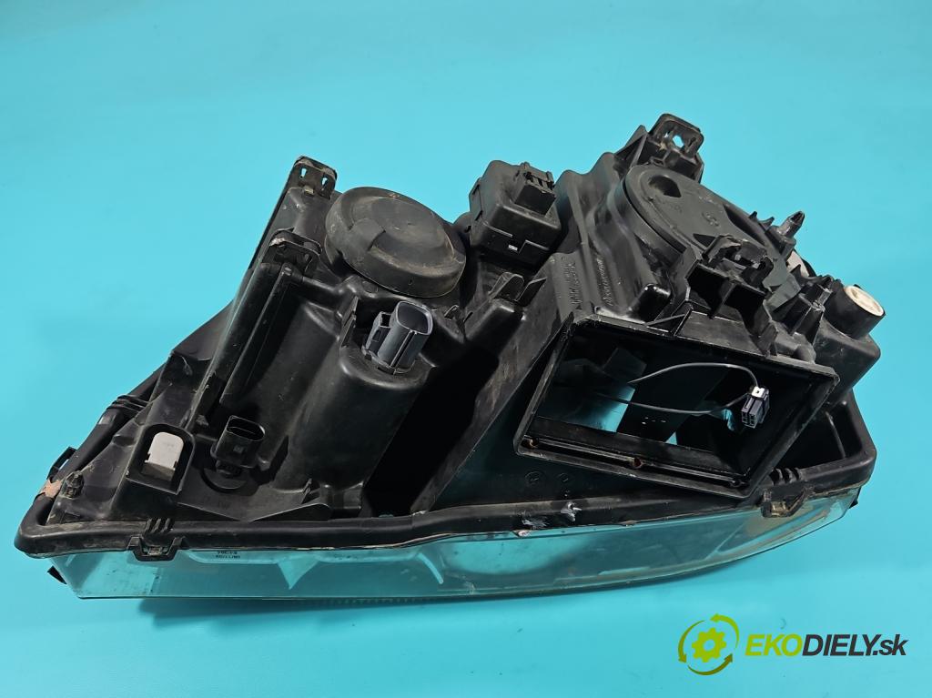 Volvo XC90 I 2002-2014 2.9 T6 272 HP automatic 200 kW 2922 cm3 5- Reflektor: pravý 30678185 (Svetlo predné pravé)