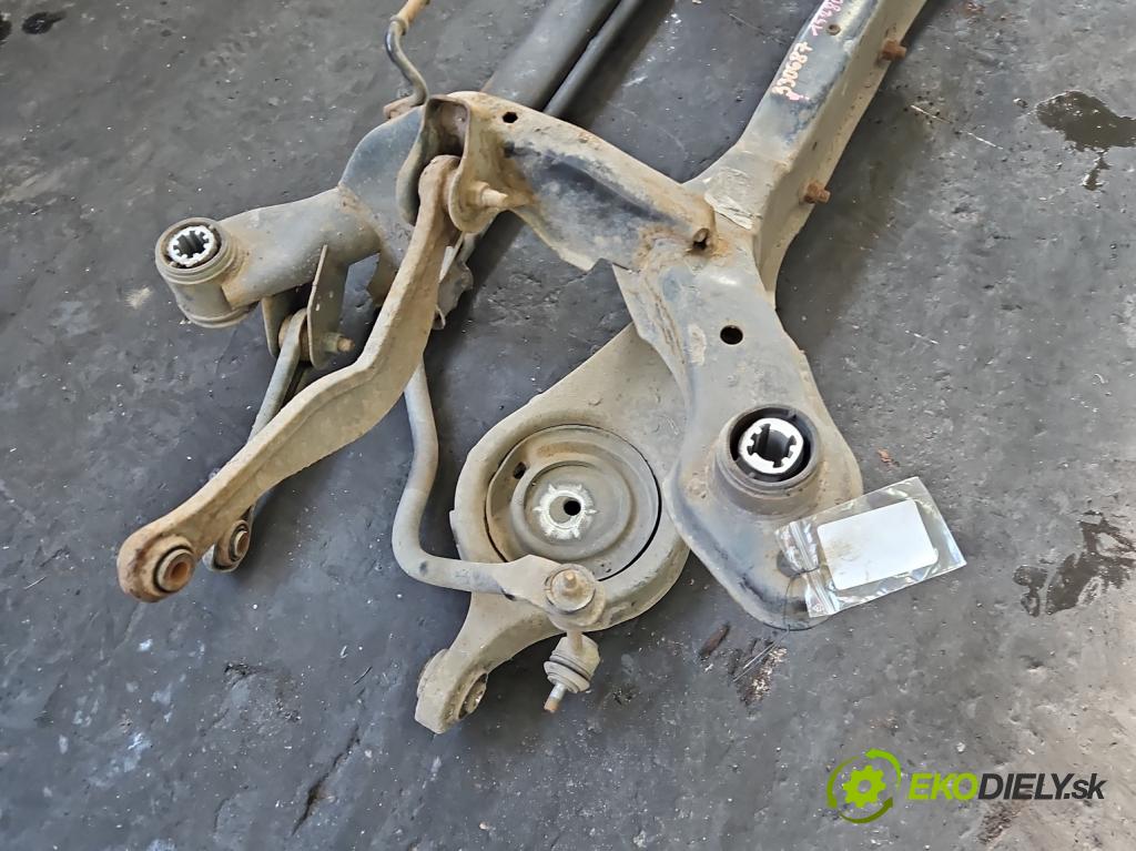 Volvo S60 II 2010-2018 2.0 D4 181KM automatic 133 kW 1969 cm3 4- zadna výstuha  (Výstuha zadná)