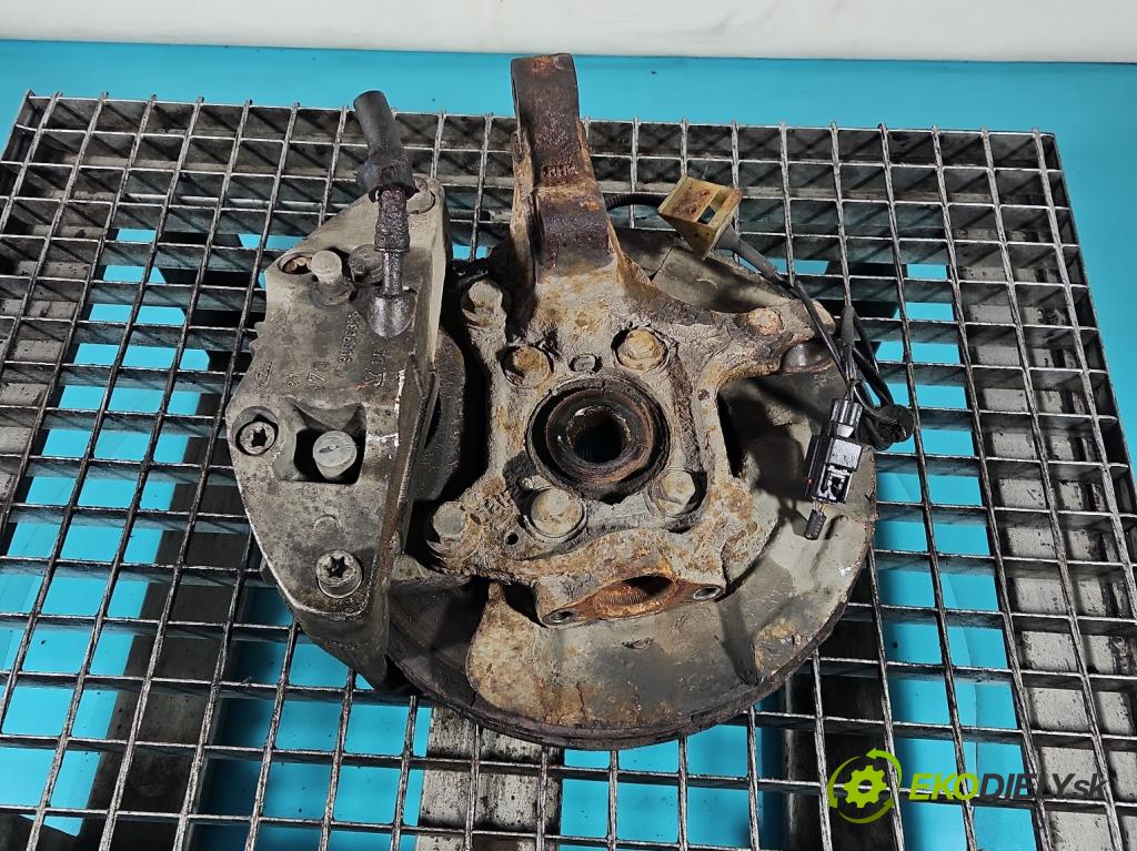 Volvo XC90 I 2002-2014 2.9 T6 272 HP automatic 200 kW 2922 cm3 5- náboj pravé  (Náboj kolesa)