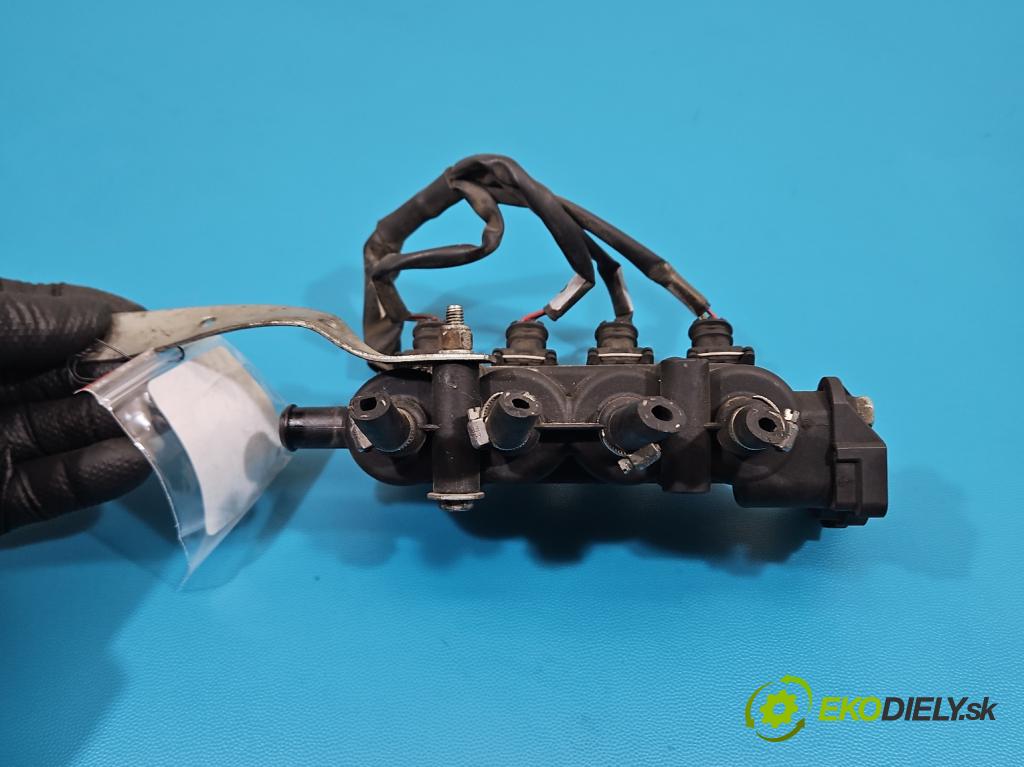 Honda Fr-v 1.7 16V 125 HP manual 92 kW 1668 cm3 5- vstrek LPG MED NIEBIESKI