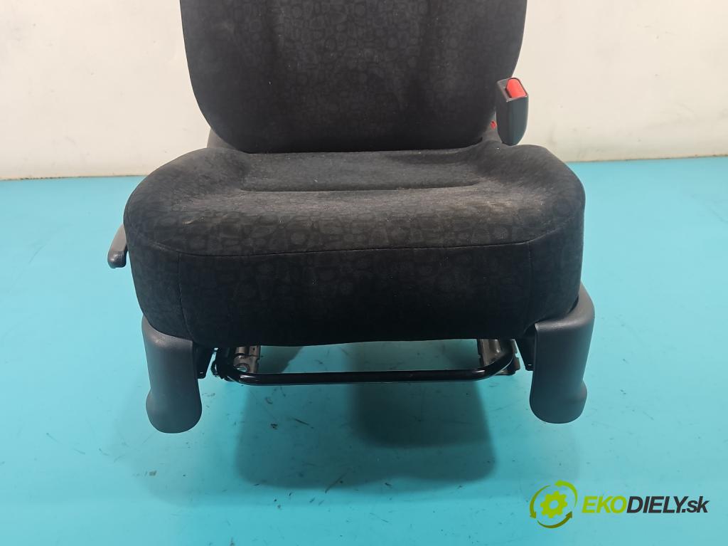 Honda Fr-v 2.2 i-CTDi 140 HP manual 103 kW 2204 cm3 5- Sedačka pravý  (Sedadlo)