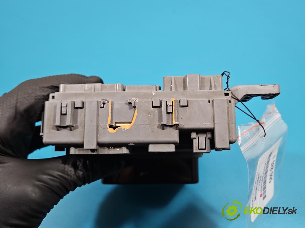 Honda Fr-v 2.2 i-CTDi 140 HP manual 103 kW 2204 cm3 5- skrinka poistka G1109230 (Poistková skrinka)