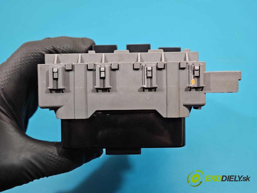 Honda Fr-v 2.2 i-CTDi 140 HP manual 103 kW 2204 cm3 5- skrinka poistka G1109230 (Poistková skrinka)