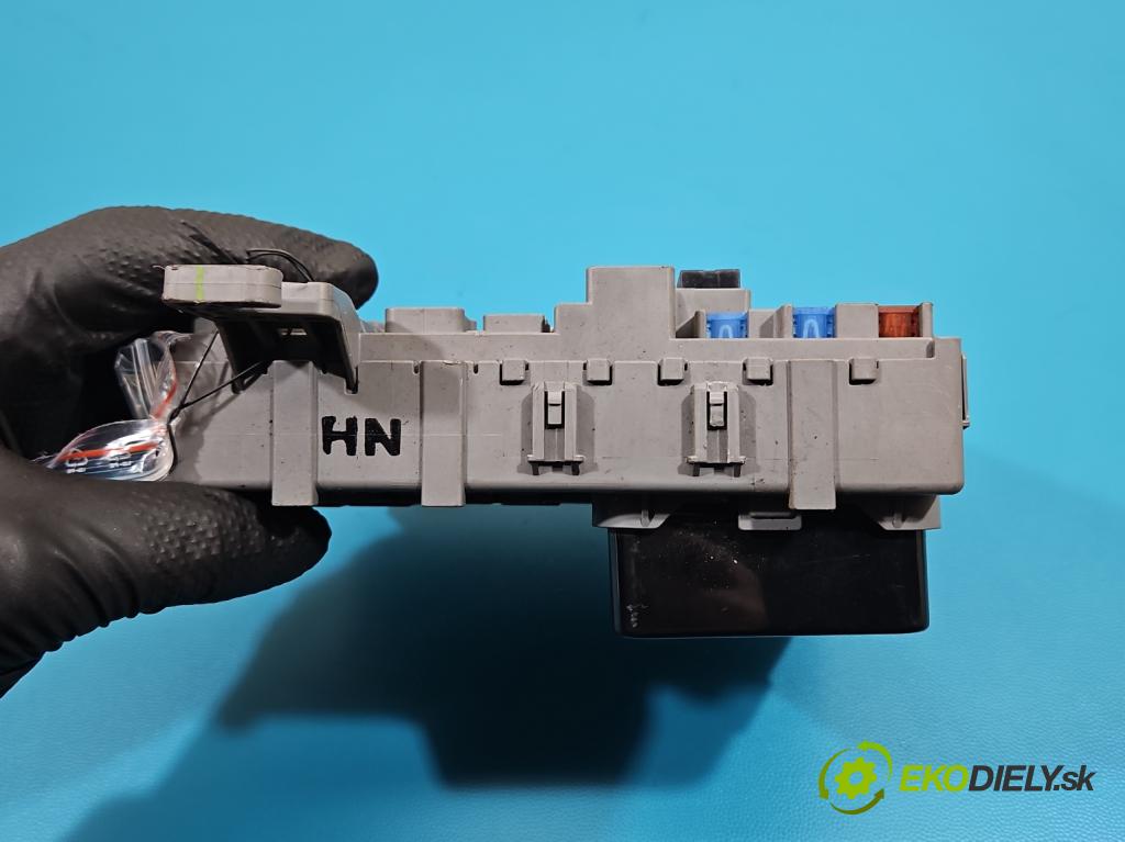 Honda Fr-v 2.2 i-CTDi 140 HP manual 103 kW 2204 cm3 5- skrinka poistka G1109230 (Poistková skrinka)