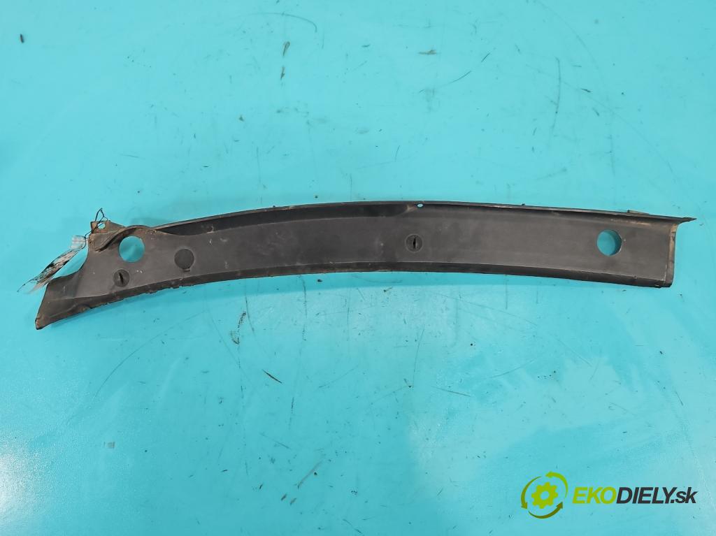 Audi A4 B5 1994-2001 1.9 tdi 90 HP manual 66 kW 1896 cm3 4- torpédo 8D1819403A (Torpédo (plast pod čelným sklom))