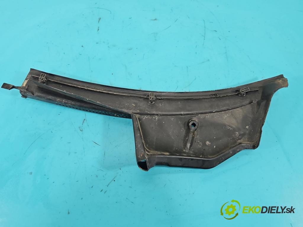 Audi A4 B5 1994-2001 1.9 tdi 90 HP manual 66 kW 1896 cm3 4- torpédo 8D1819403A (Torpédo (plast pod čelným sklom))