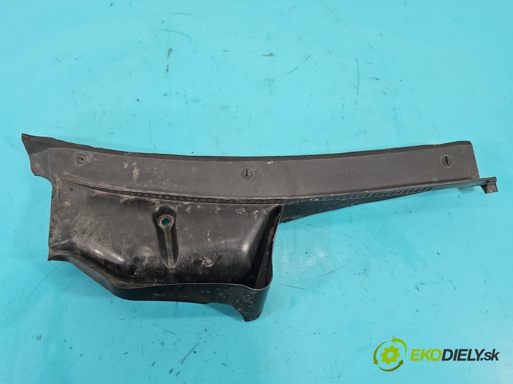 Audi A4 B5 1994-2001 1.9 tdi 90 HP manual 66 kW 1896 cm3 4- torpédo 8D1819403A (Torpédo (plast pod čelným sklom))