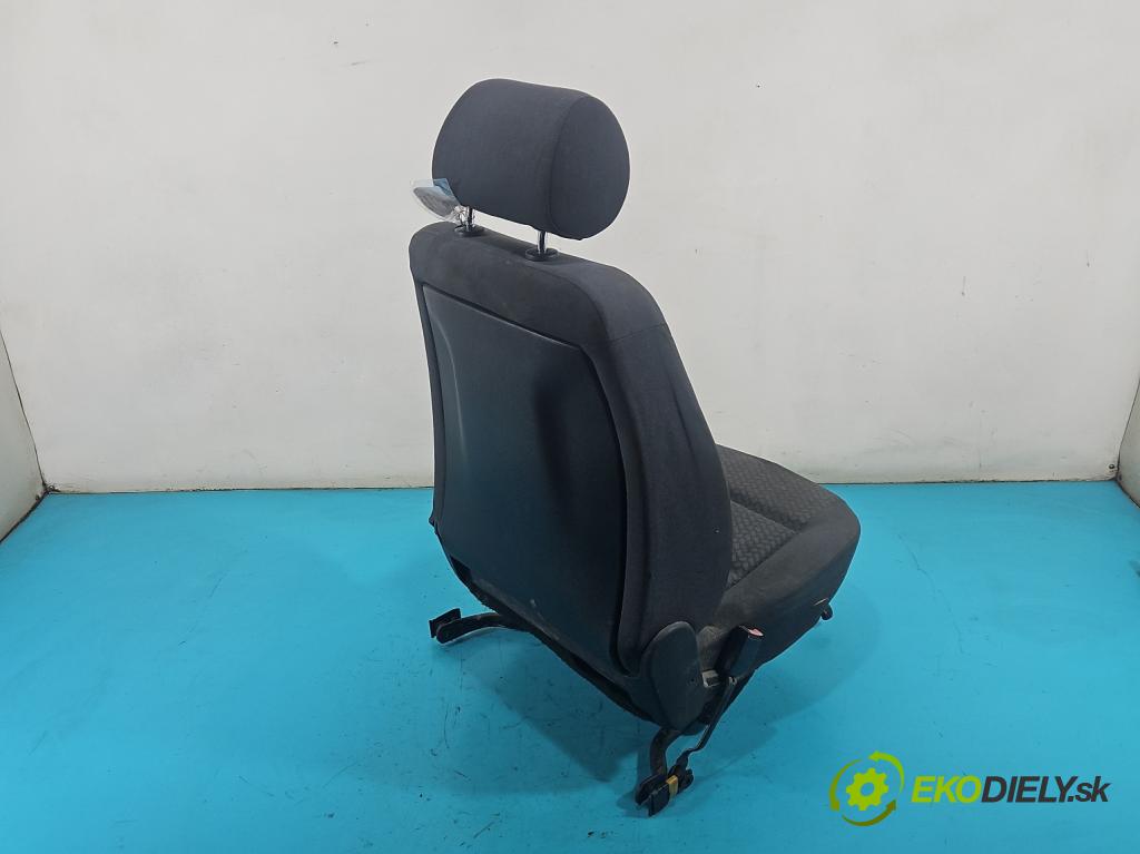 Audi A4 B5 1994-2001 1.9 tdi 90 HP manual 66 kW 1896 cm3 4- Sedačka ľavý  (Sedadlo)