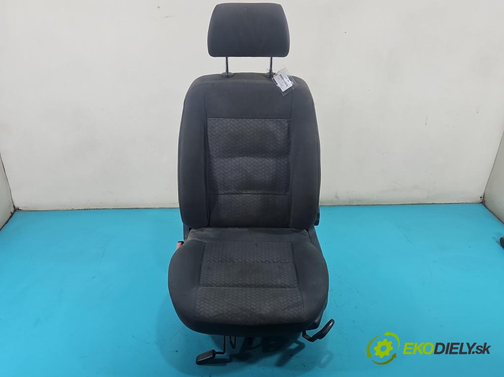 Audi A4 B5 1994-2001 1.9 tdi 90 HP manual 66 kW 1896 cm3 4- Sedačka ľavý  (Sedadlo)