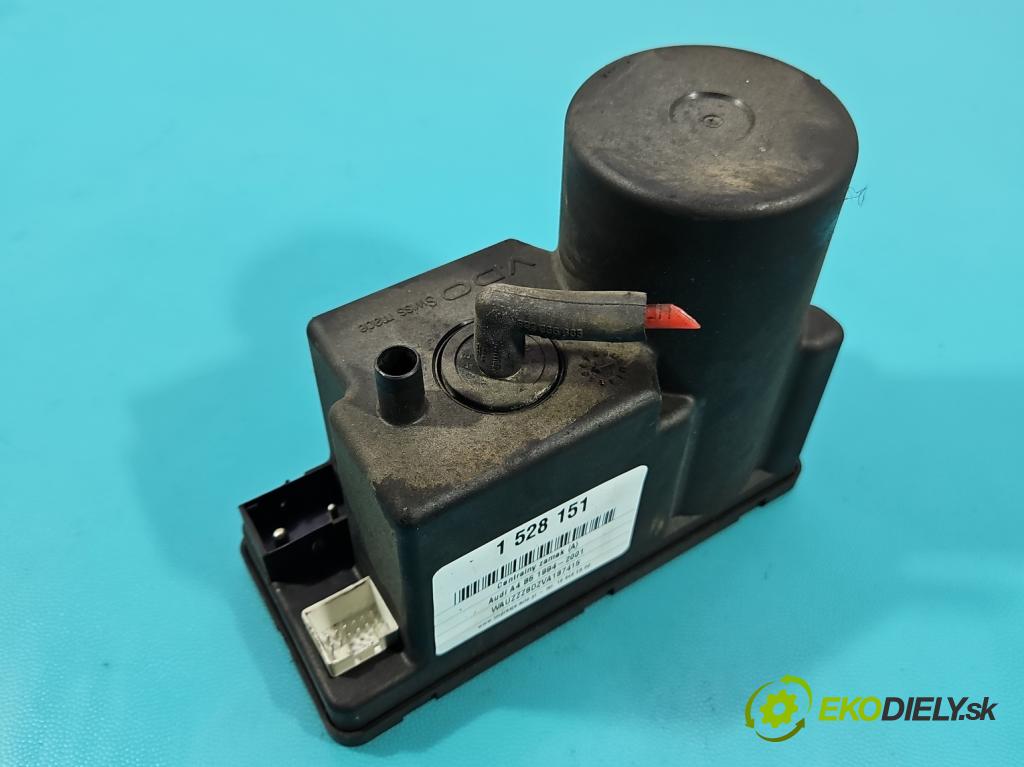 Audi A4 B5 1994-2001 1.9 TDI 90 hp manual 66 kW 1896 cm3 4- Centrálni: zámek: 4A0862257A