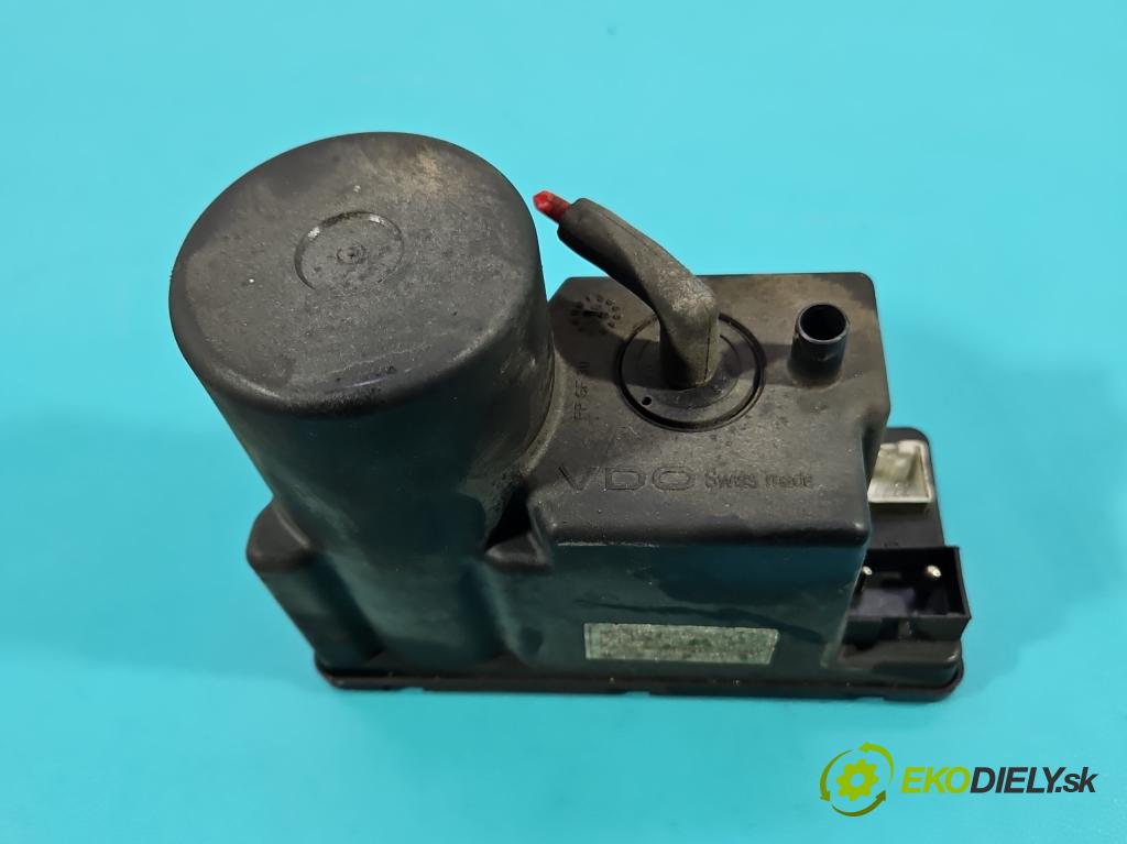 Audi A4 B5 1994-2001 1.9 TDI 90 hp manual 66 kW 1896 cm3 4- Centrálni: zámek: 4A0862257A