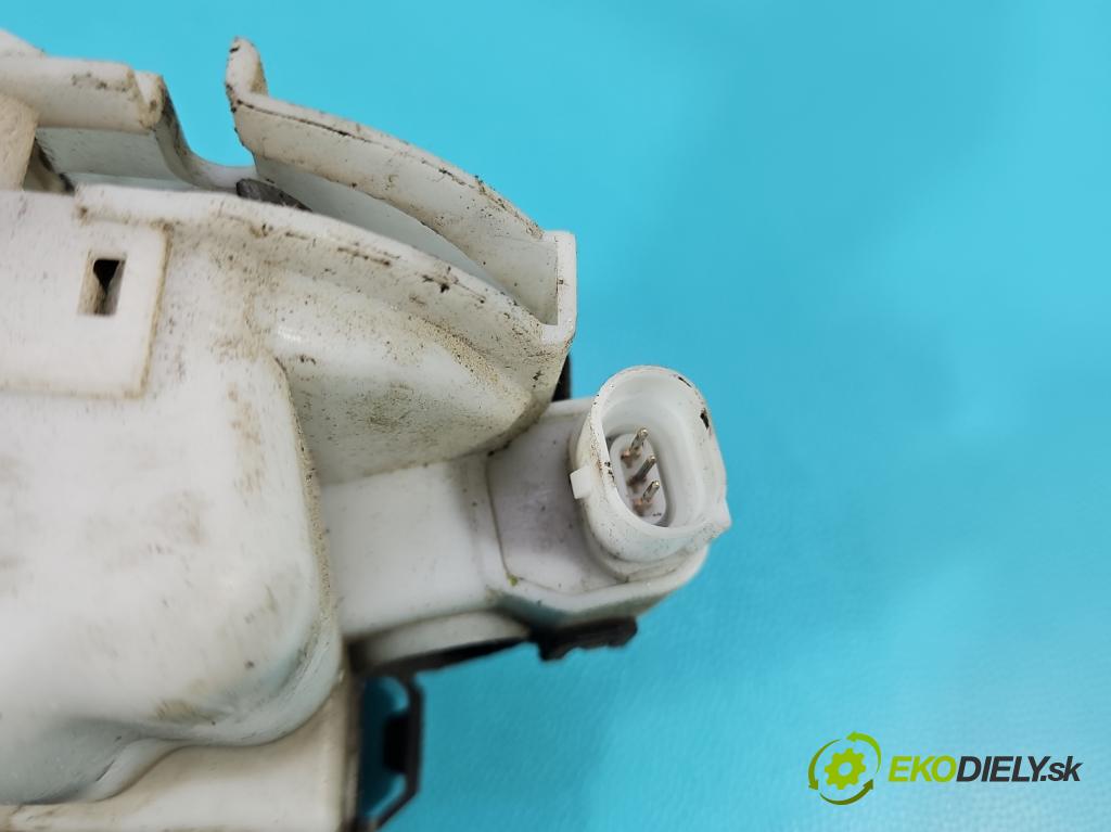 Seat Cordoba I 1993-2002 1.6 MNOHO: 75 hp manual 55 kW 1598 cm3 4- zámek přední levý 6K4837015D