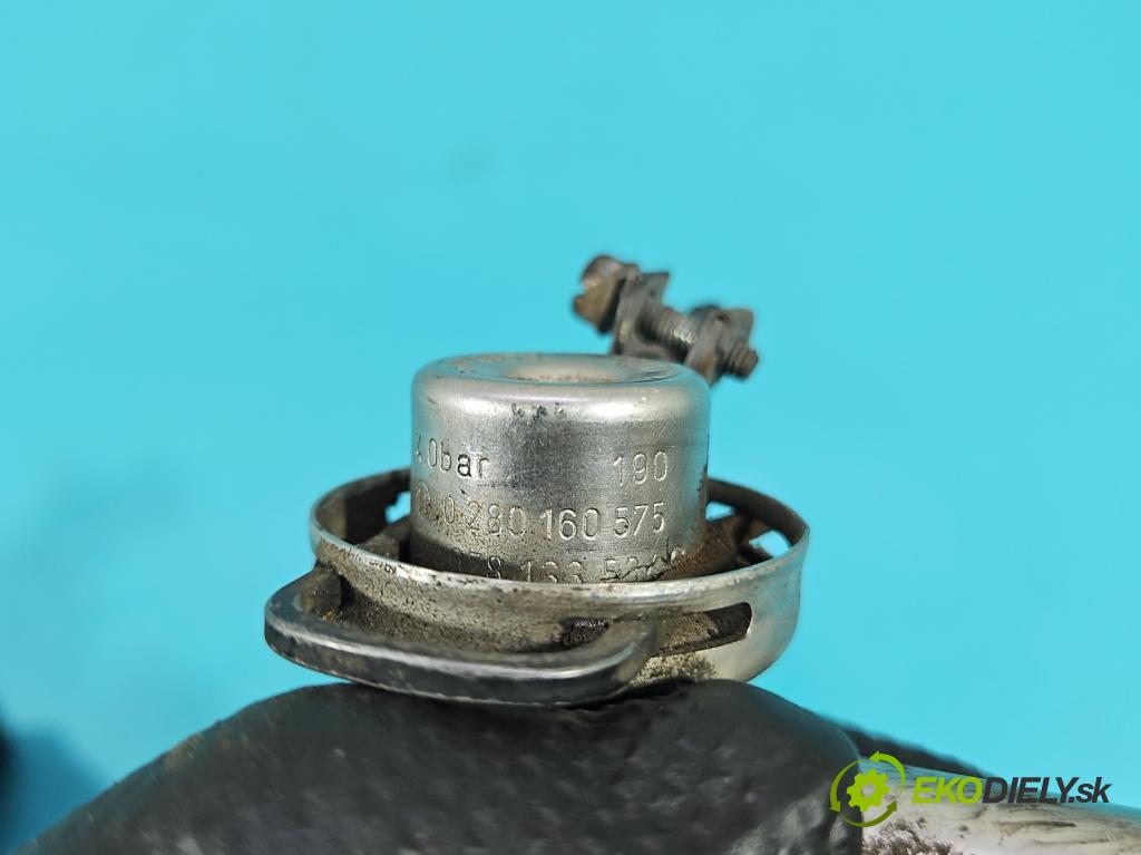 Audi A6 C5 1997-2004 1.8 T 150 HP manual 110 kW 1781 cm3 5- vstrek 0280156065 (Vstrekovač paliva)