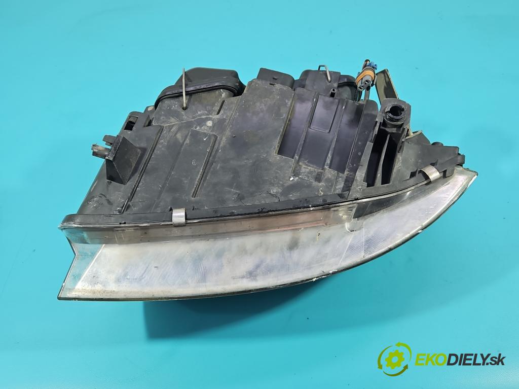 Audi A6 C5 1997-2004 1.8 T 150 hp manual 110 kW 1781 cm3 5- světlo pravý  (Pravé přední světlo)