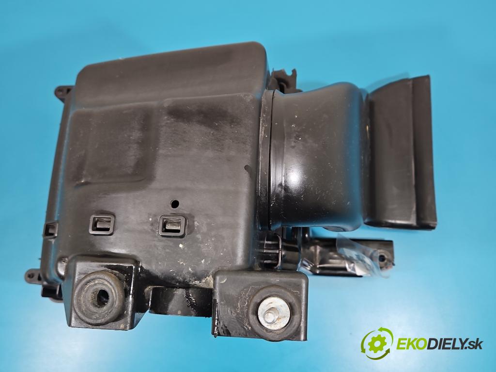 Fiat Freemont 2.0 JTD 170 HP automatic 125 kW 1956 cm3 5- obal filtra vzduchu 04627071AD (Obal vzduchového filtra)