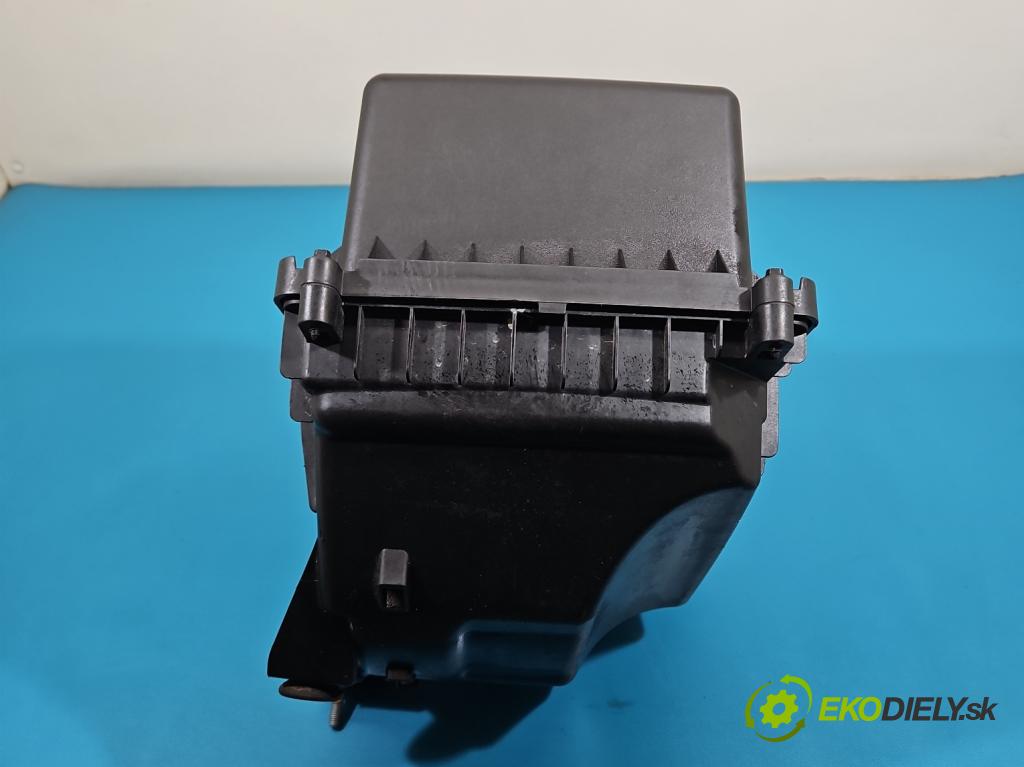 Fiat Freemont 2.0 JTD 170 HP automatic 125 kW 1956 cm3 5- obal filtra vzduchu 04627071AD (Obal vzduchového filtra)