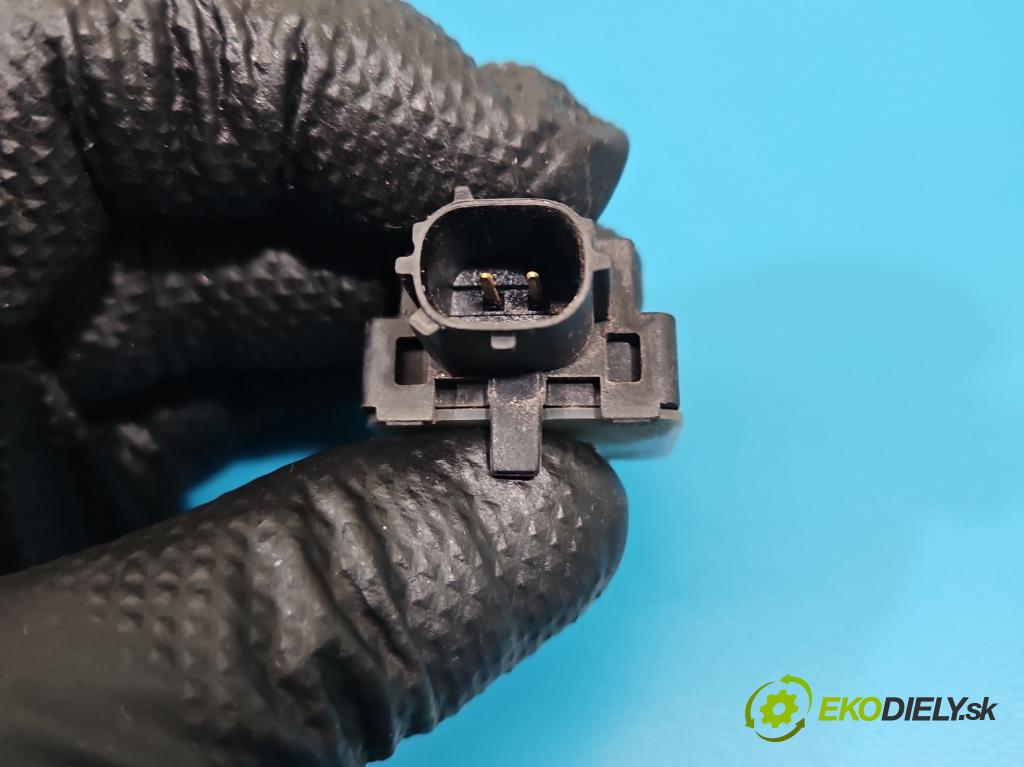 Fiat Freemont 2.0 JTD 170 HP automatic 125 kW 1956 cm3 5- snímač šokovat: P55038950AA (Snímač nárazu)