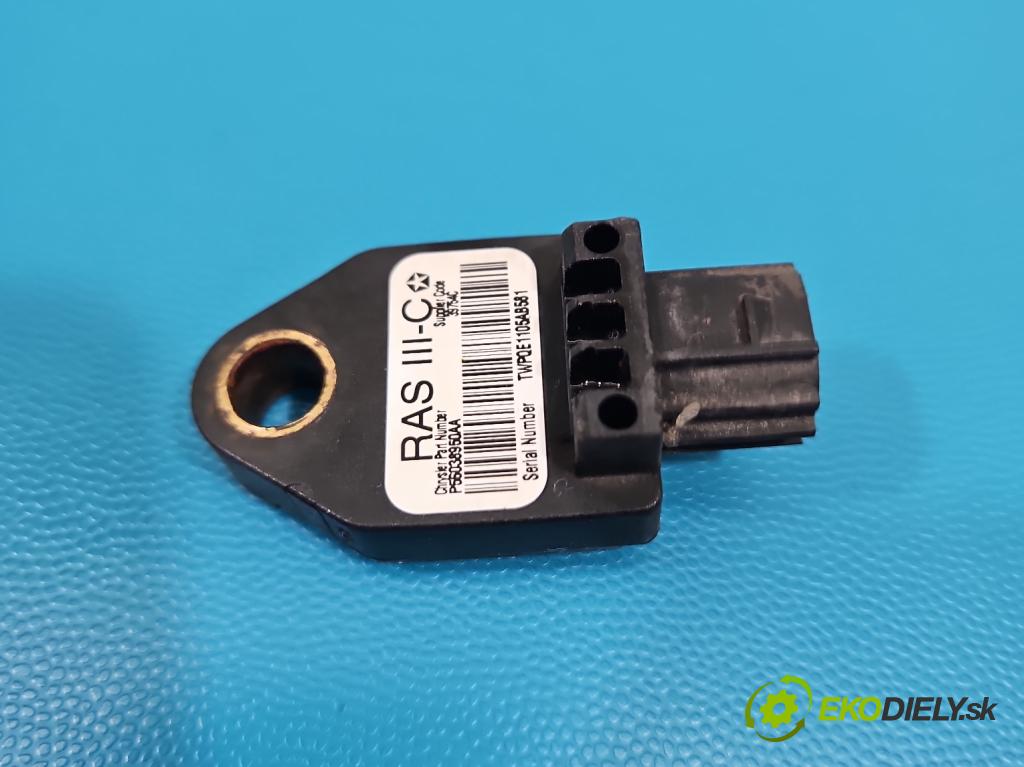 Fiat Freemont 2.0 JTD 170 HP automatic 125 kW 1956 cm3 5- snímač šokovat: P55038950AA (Snímač nárazu)