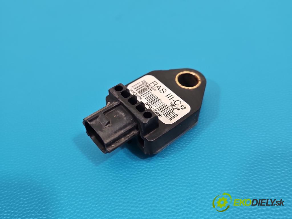 Fiat Freemont 2.0 JTD 170 HP automatic 125 kW 1956 cm3 5- snímač šokovat: P55038950AA (Snímač nárazu)