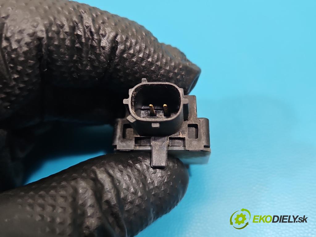 Fiat Freemont 2.0 JTD 170 HP automatic 125 kW 1956 cm3 5- snímač šokovat: P55038950AA (Snímač nárazu)