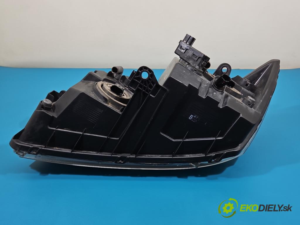 Fiat Freemont 2.0 JTD 170 HP automatic 125 kW 1956 cm3 5- Reflektor: pravý 05067788AD (Svetlo predné pravé)