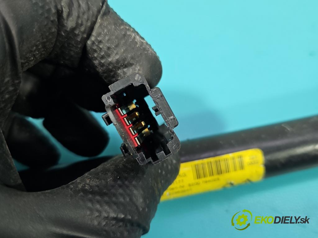 Renault Clio III 2005-2012 1.5 dci 68 HP manual 50 kW 1461 cm3 5- pas bezpečnosť: predné ľavý 8200794023