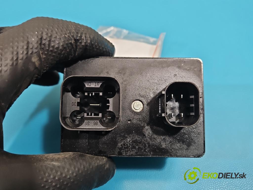 Fiat Freemont 2.0 JTD 170 HP automatic 125 kW 1956 cm3 5- Relé: svíčky: zařicích: 68079153AA (Relé)