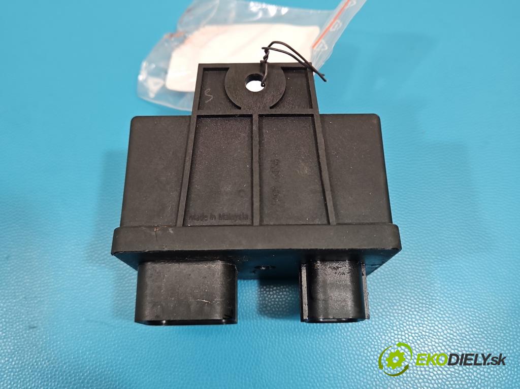 Fiat Freemont 2.0 JTD 170 HP automatic 125 kW 1956 cm3 5- Relé: svíčky: zařicích: 68079153AA (Relé)