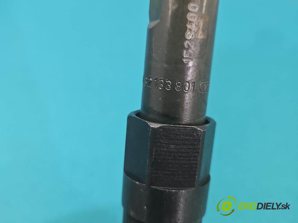 Ford Mondeo Mk3 2000-2007 2.0 tddi 116 HP manual 85 kW 1998 cm3 5- vstrek 0432133801 (Vstrekovač paliva)