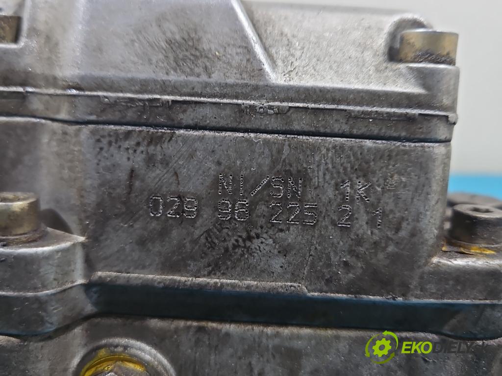 Vw Passat B5 1995-2005 1.9 tdi 110 HP manual 81 kW 1899 cm3 4- čerpadlo vstrekovacia 0460404986 (Vstrekovacie čerpadlo)