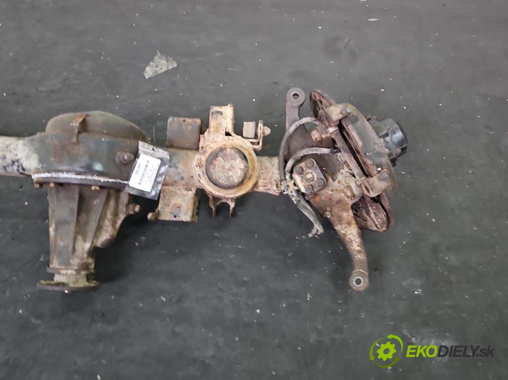 Suzuki JIMNY III 1998-2018 1.3 16V VVT 80 HP manual 59 kW 1298 cm3 3- Most: predný