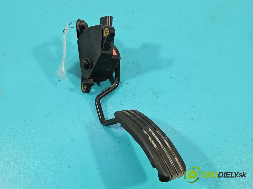 Renault Clio III 2005-2012 1.5 dci 68 hp manual 50 kW 1461 cm3 5- pedal plyn: potenciometr: 8200297335