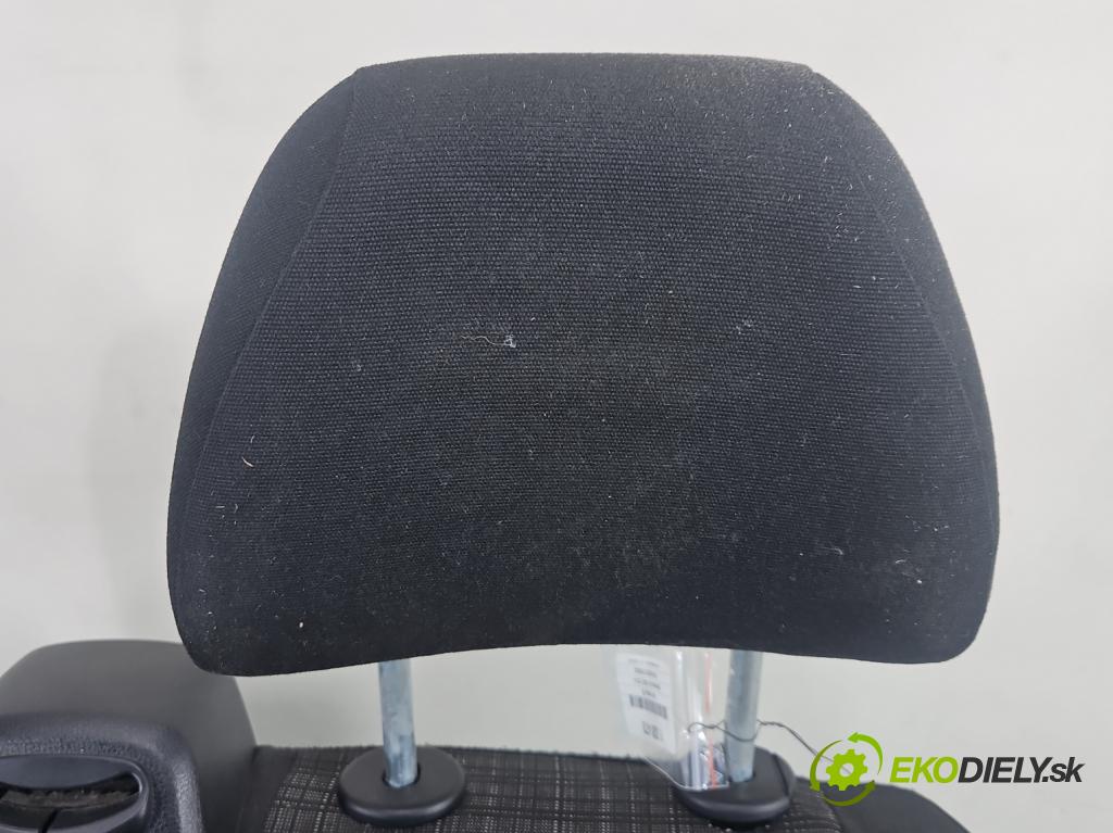 Mercedes Vito W447 2014- 1.75 cdi 102 HP manual 75 kW 1750 cm3 5- Sedačka pravý  (Sedadlo)