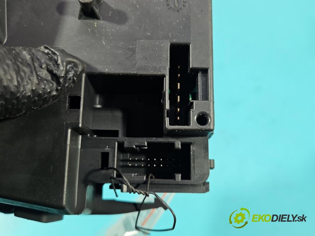 Renault Clio III 2005-2012 1.5 dci 68 HP manual 50 kW 1461 cm3 5- prepínač stieračov 88103006209 (Prepínacie páčky pod volantom)